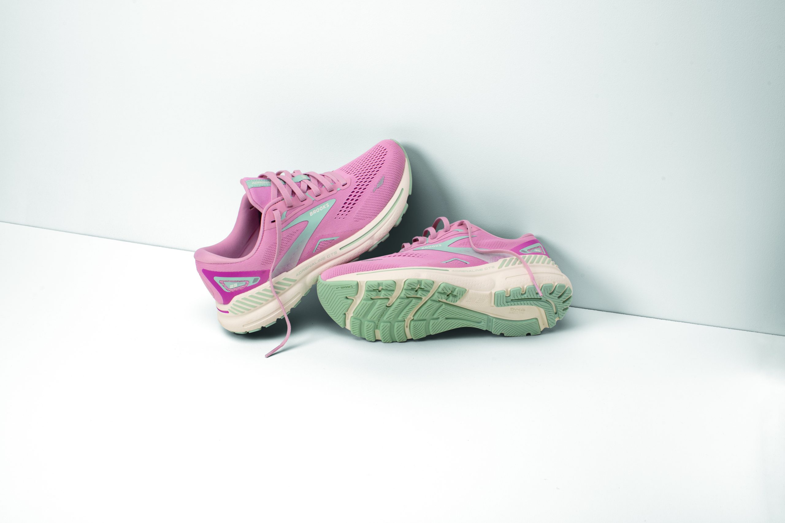 BROOKS ADRENALINE GTS 23 Zephyr/Blue/Coconut – Image 4