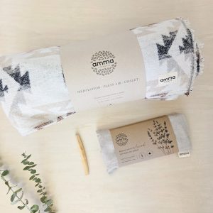 Ensemble Savasana – Couverture, repose-yeux à la lavande, et palo santo