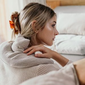 Amma_Therapie_epaule_sable.jpg Coussin chauffant pour épaules | Chanvre & coton bio sable