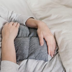 Amma_Therapie_maux_de_ventre_compresse_carree_800x600.jpg Compresse thérapeutique carrée en coton biologique denim